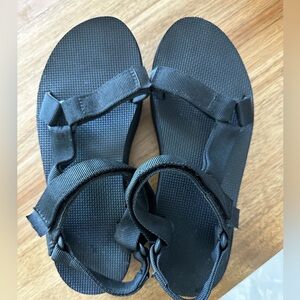 Teva Platform Universal Sandal Black Size 8